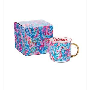 NWT/NIP Lilly Pulitzer Surf Blue. Film Flan mug Holidaze 13 ounces style 011555
